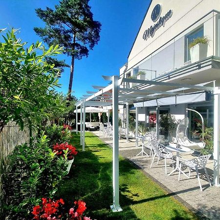 Majestique Hotell Pobierowo Exteriör bild