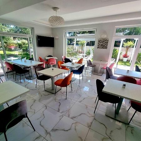 Majestique Hotell Pobierowo Exteriör bild