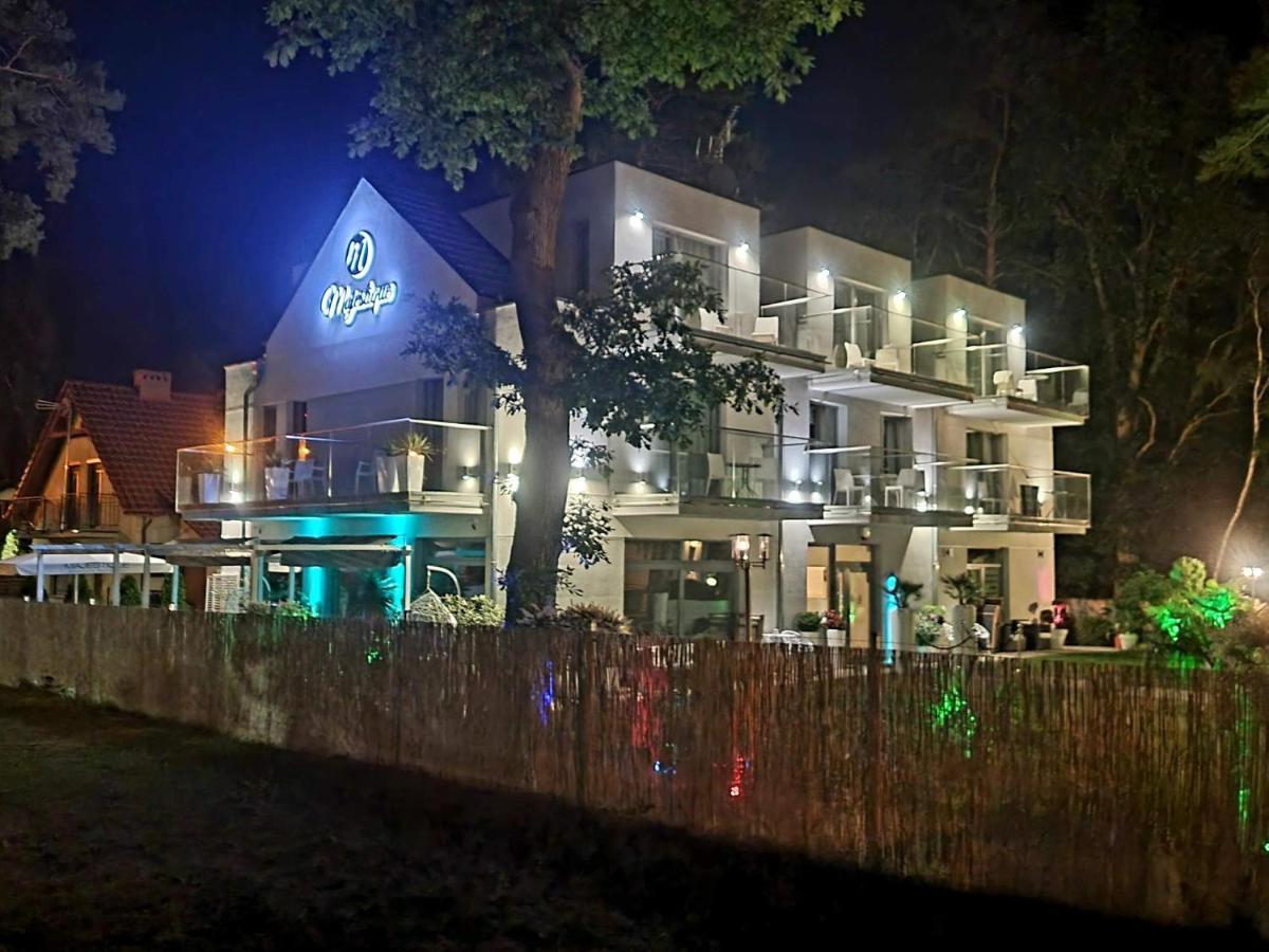 Majestique Hotell Pobierowo Exteriör bild