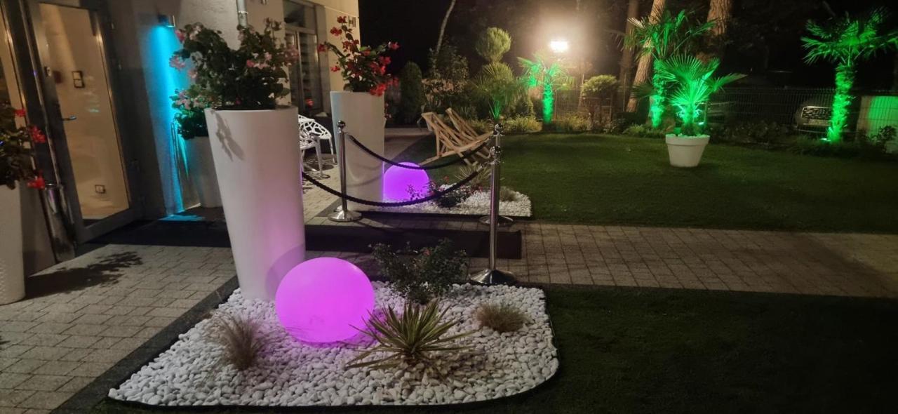 Majestique Hotell Pobierowo Exteriör bild