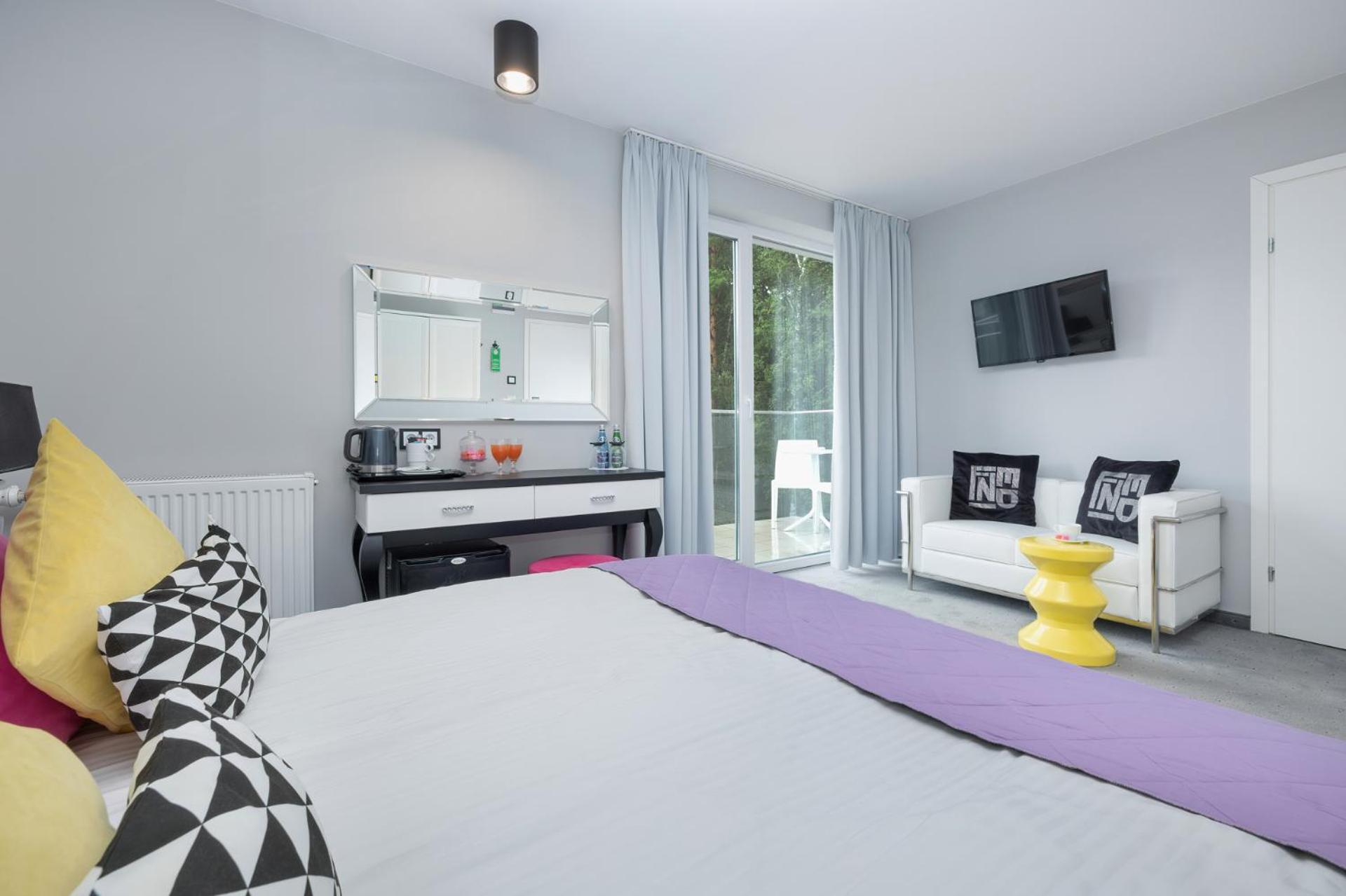 Majestique Hotell Pobierowo Exteriör bild