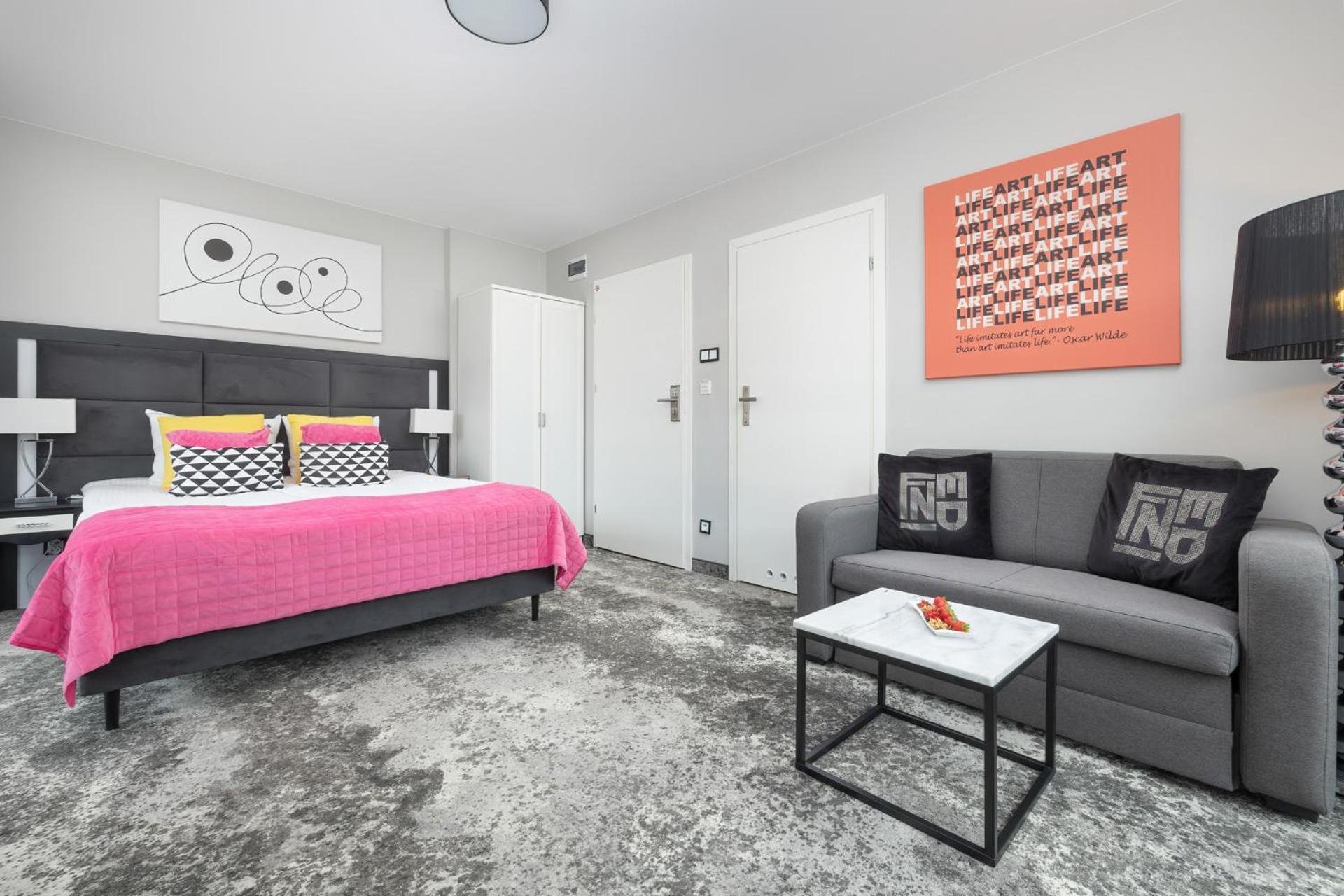 Majestique Hotell Pobierowo Exteriör bild