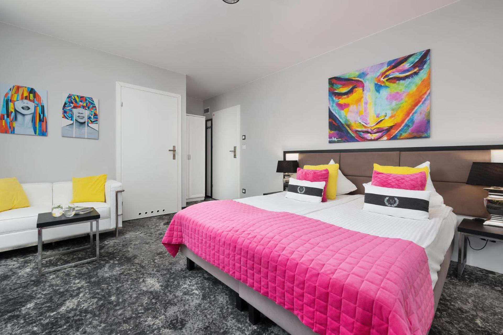 Majestique Hotell Pobierowo Exteriör bild