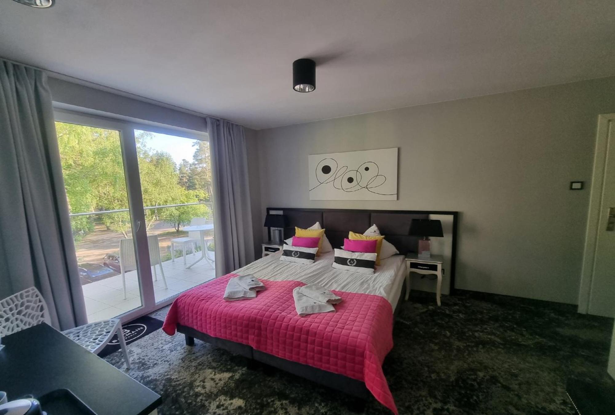Majestique Hotell Pobierowo Rum bild