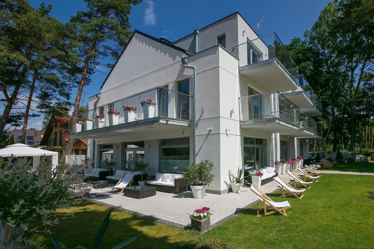 Majestique Hotell Pobierowo Exteriör bild